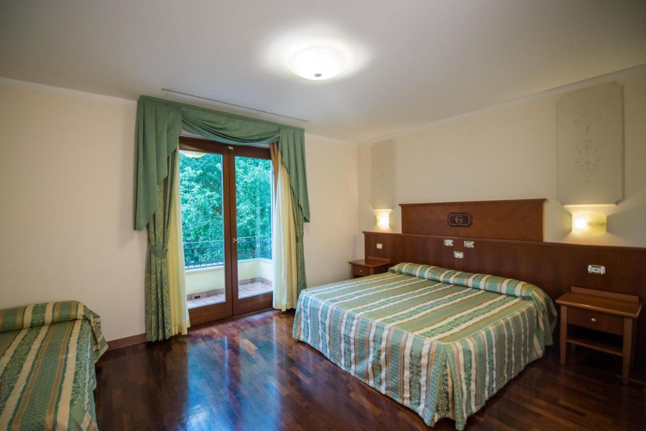 Hotel Le Grotte Genga  Exterior photo