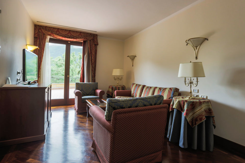 Hotel Le Grotte Genga  Exterior photo